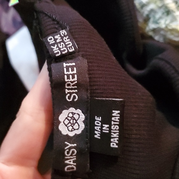 DAISY STREET BLACK RIBBED CROP TANK TOP - Picture 5 of 6